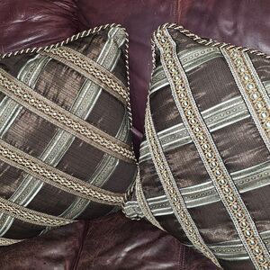 2 Croscill Royal Ribboned Throw Pillows Brown Green Gold Tapestry Coil Luxury